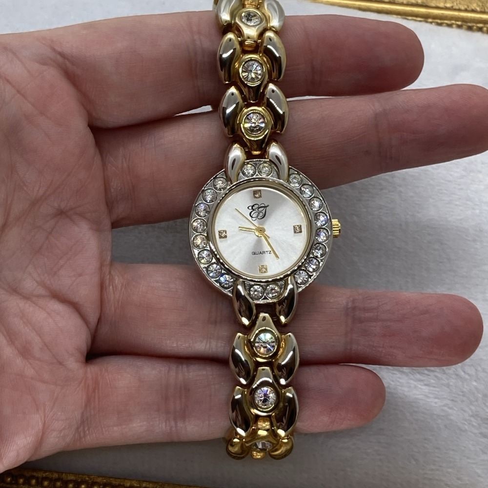 Elizabeth Taylor Watch White Diamond Pave Rhinestone Gold Tone Needs‎ Batt. Luxe